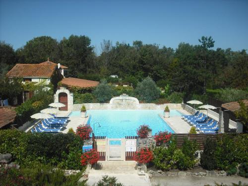 La croix fleurie des landes