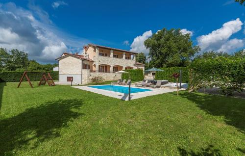 Πισίνα στο ή κοντά στο Villa Vernier with Private Pool and Jacuzzi