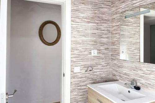 Ένα μπάνιο στο Tindaya Sol Smartworking by Babiniliving