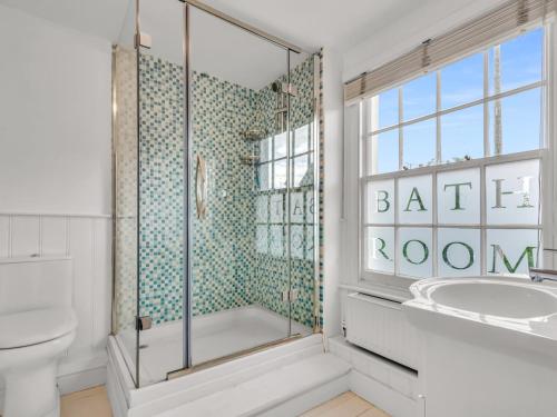 Pass the Keys Modern Beach Front Cottage – Photos 3