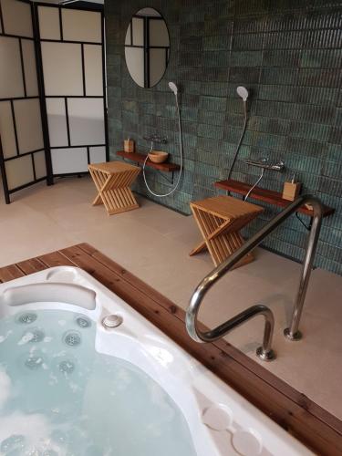 Galeriebild der Unterkunft détente gite et spa entre mer et marais in Bourgneuf-en-Retz