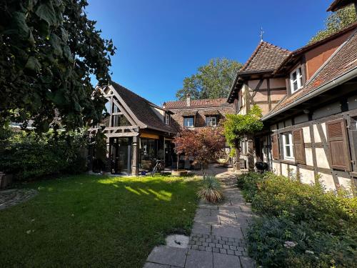 Το κτήριο όπου στεγάζεται  το bed & breakfast