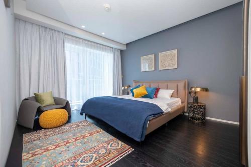 Postel nebo postele na pokoji v ubytování Ultra-Luxury 3BR opulent furnishing @damac heights