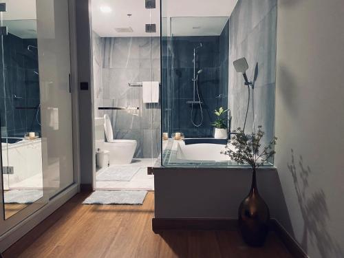 Koupelna v ubytování Lux 3BRs Suite/Soft King BEDs+1 ｜Breathtaking Pool