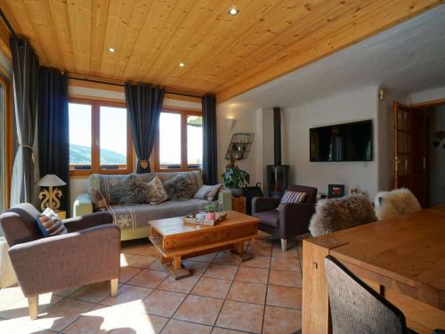 Chalet cosy avec mezzanine, poêle à bois, wifi et parking - Méribel