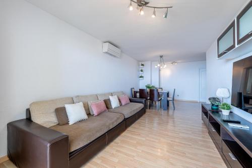 797 HOLIDAY RENTALS- Espectacular piso para 6 con vistas al mar