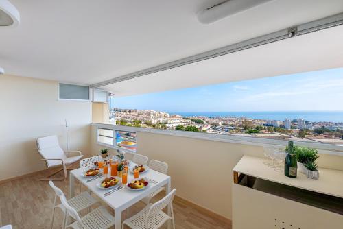 797 HOLIDAY RENTALS- Espectacular piso para 6 con vistas al mar