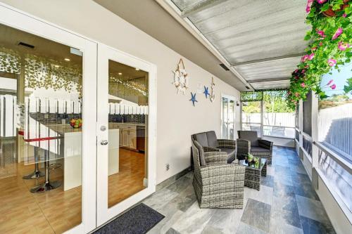 Χώρος καθιστικού στο Walk to Hollywood Beach Luxury 4BR Villa