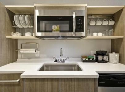Кухня или мини-кухня в Home2 Suites By Hilton Blue Ash Cincinnati

