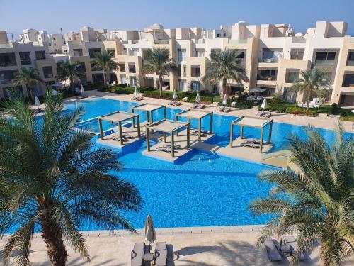 Mangroovy 2BR with roof