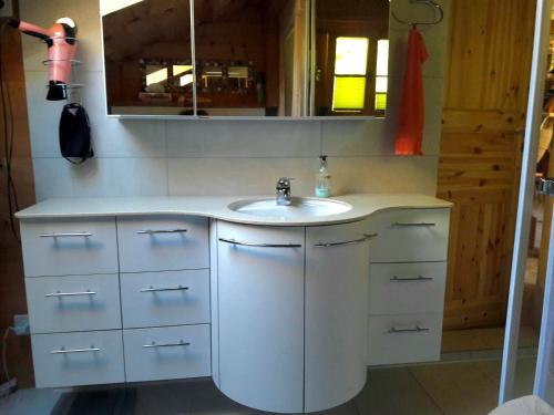 Φωτογραφία από το άλμπουμ του Gemütliche FeWo mit Sauna inmitten der Berge σε Meiringen