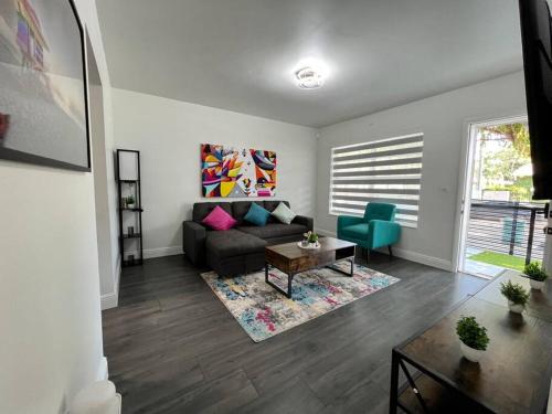 Stylish 2/1 centrally located! photo 10