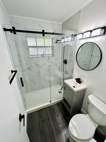 Stylish 2/1 centrally located! photo 4