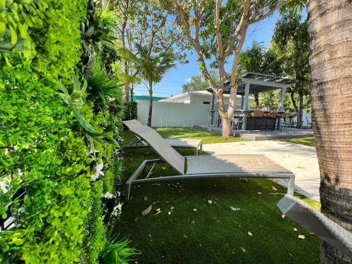 Stylish 2/1 centrally located! photo 12