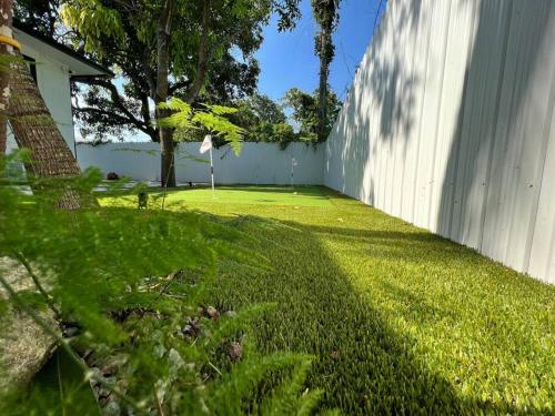 Stylish 2/1 centrally located! photo 13