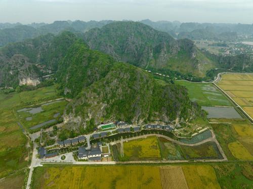 Apgyvendinimo įstaigos Athena Premier Resort Ninh Bình vaizdas iš viršaus