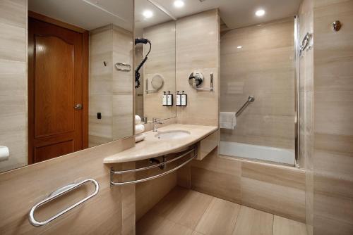 Apartaments-Hotel Hispanos 7 Suiza photo 17
