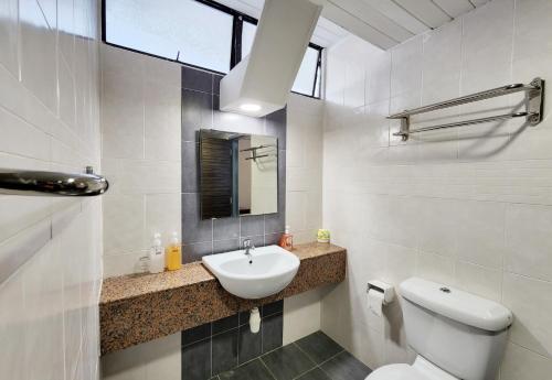 Ένα μπάνιο στο 16pax Bukit Bintang Pavilion/Fahrenheit/ Netflix