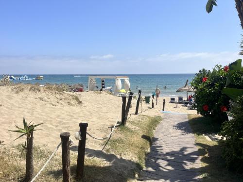 A&N Beach Access Apartment with Pools & Terrace