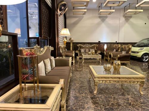 Χώρος καθιστικού στο Burj Al Swat Hotel