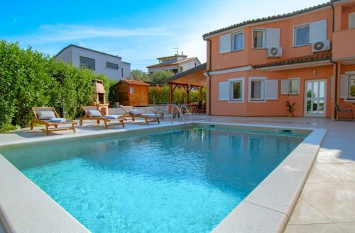 Villa Natalia near the Sea - by Istrabook