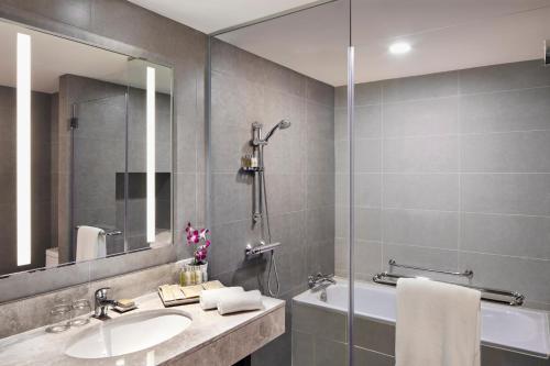 Koupelna v ubytování Hilton Garden Inn Puchong