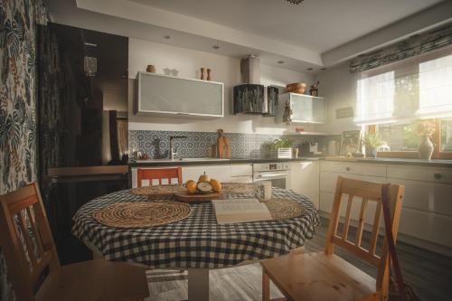 Una cocina o cocineta en Sobótkowe Zacisze