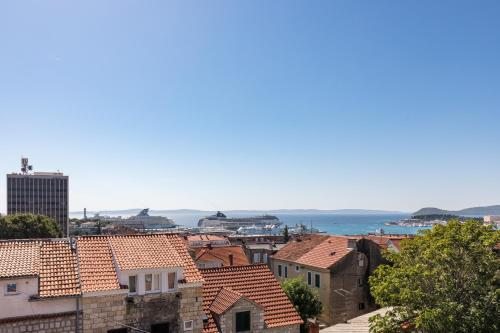 スプリトにあるOld town experience, sea view, center&beach, 2BTHRのギャラリーの写真