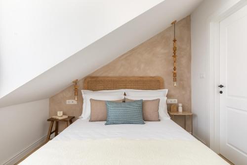 Old town experience, sea view, center&beach, 2BTHR