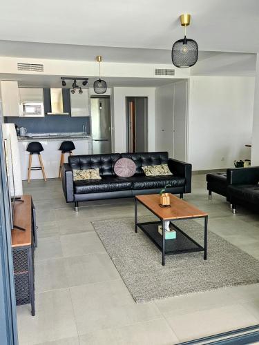 New build Blue sunset Duquesa large 2 bed apt