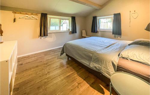 Postel nebo postele na pokoji v ubytování Stunning Home In Lauwersoog With Wifi