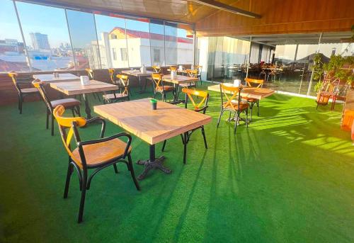 Un restaurante u otro lugar para comer en Avist Hotel Avcılar