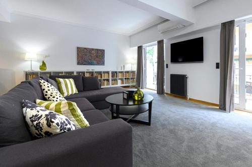 Modern Two-Bedroom Apartment In Kolonaki, Peridot - Homes