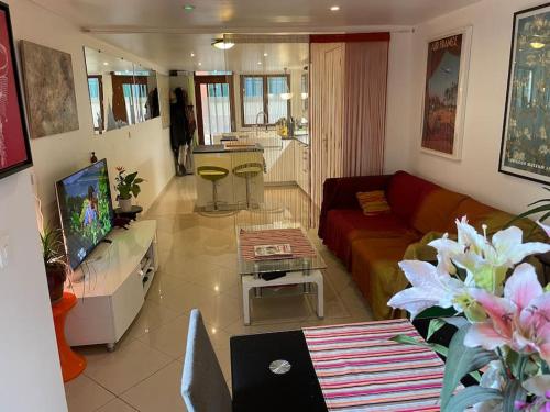 ChezAdrienParis - Appartement de 90m2 en souplex