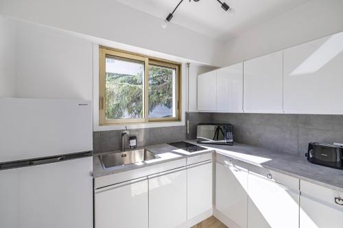 Kuchyň nebo kuchyňský kout v ubytování Cozy renovated apartment - 4P1BR - ParkingBalcony