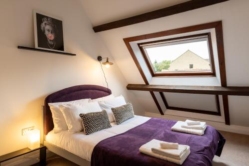 Postel nebo postele na pokoji v ubytování Colthorn Farm Cottage By Aryas Properties - Oxford