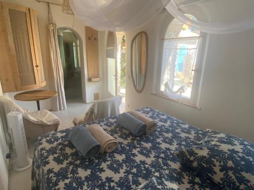 Gallery image of Le Patio aux Oiseaux in La Ciotat
