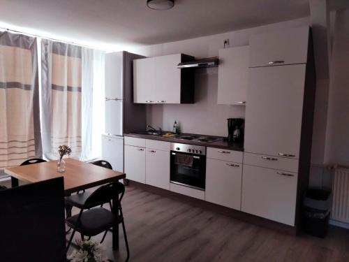 Kuchyň nebo kuchyňský kout v ubytování Apartment 6 - Haus Lausitzring