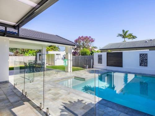 Afbeelding uit fotogalerij van Seaside Modern and Luxurious Mansion with Pool in Wellington Point