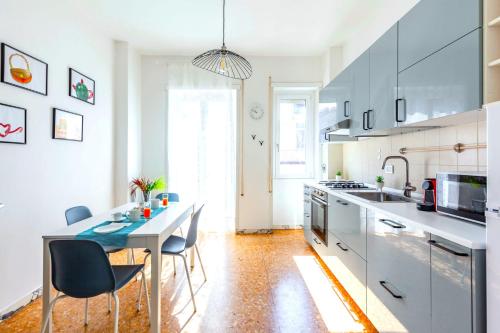 Hostly - Family Home Stresa