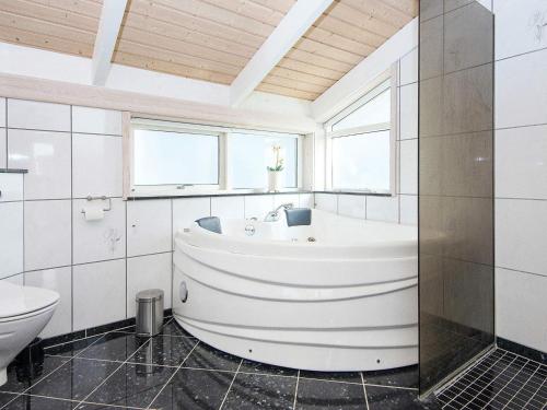 Kupatilo u objektu Holiday home Egernsund VI