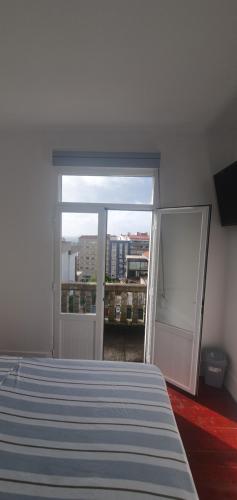Fotografie z fotogalerie ubytování Habitación pequeña con balcon v destinaci Vigo