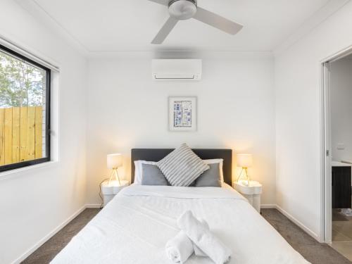 Postel nebo postele na pokoji v ubytování Well-decorated 5BR Family home