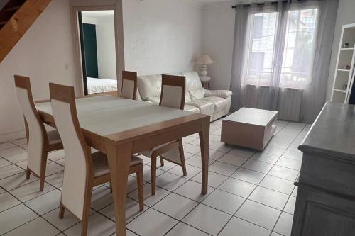 Posezení v ubytování Maison chaleureuse, Orly, Paris