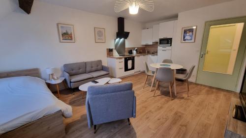 Afbeelding uit fotogalerij van Studio Babylone - Parking & Wifi in Chartres