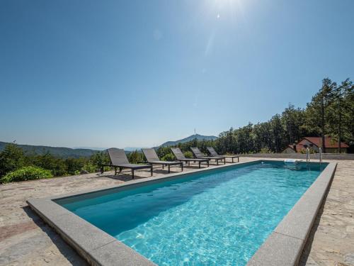 Hồ bơi trong/gần Chalet Vršak by Interhome