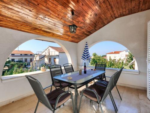 Apartment Ivanka by Interhome