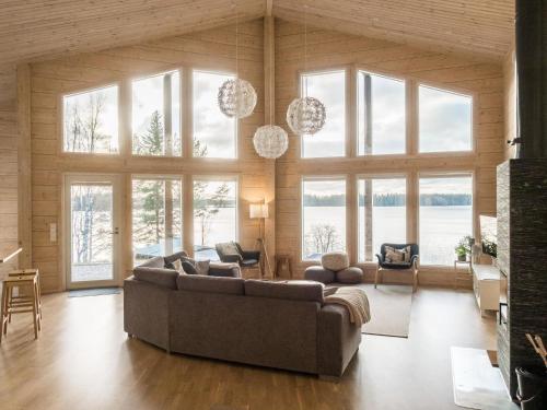 Χώρος καθιστικού στο Holiday Home Leinola by Interhome