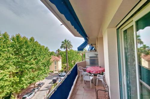 Apartment in Le Cannet with Two Large Bedrooms