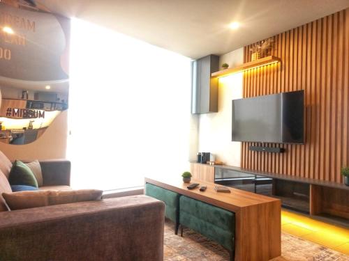 Μια τηλεόραση ή/και κέντρο ψυχαγωγίας στο Missum Versatile Living